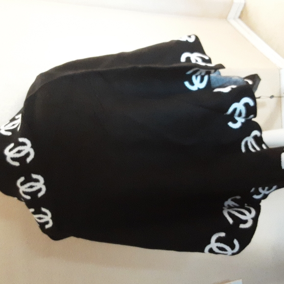 Sweater Cape - Picture 10 of 10